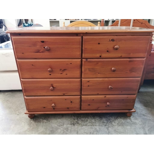 265 - 8 - Drawer Chest of Drawers