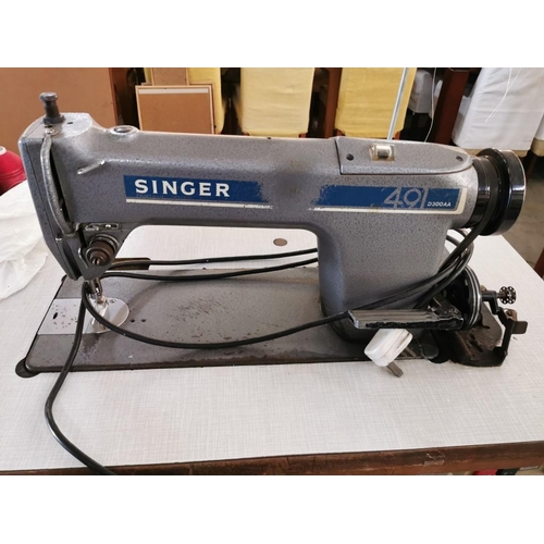 268 - Singer 491 D300GA Industrial Sewing Machine Table & Pedestal, with Thread Spool Holder & Spare Spool... 