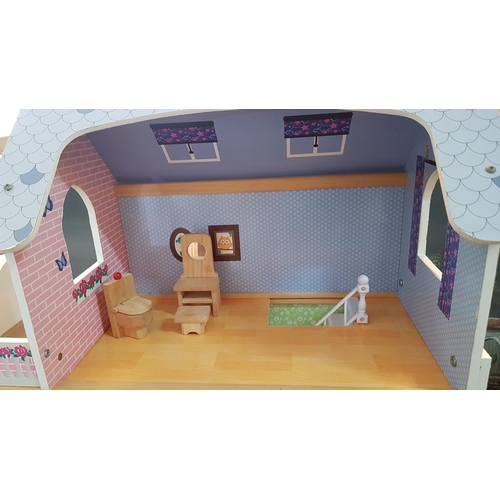 10 - Wooden 3-Storey Dolls House with Wooden Furniture and Lift (26,5cm x 61cm x 80cm)
