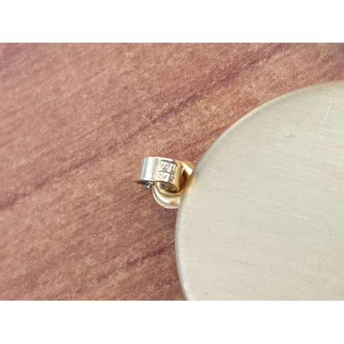 17B - 9ct Gold Oval Shaped Decorative Locket Pendant, 37mm x 22mm & Total Weight 6.5g