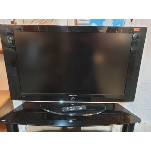 70 - Samsung 40'' TV (Model: LE40S86BDX/XEC) with All-in-one Remote and Black Glass TV Stand