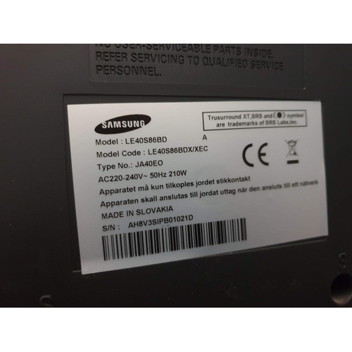 70 - Samsung 40'' TV (Model: LE40S86BDX/XEC) with All-in-one Remote and Black Glass TV Stand
