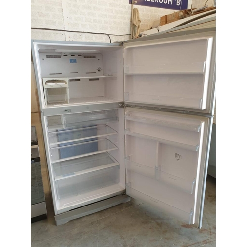 93 - Hitachi Silver Colour Fridge Freezer (R-Z610AUK6K), (83 x 68 x 171cm)