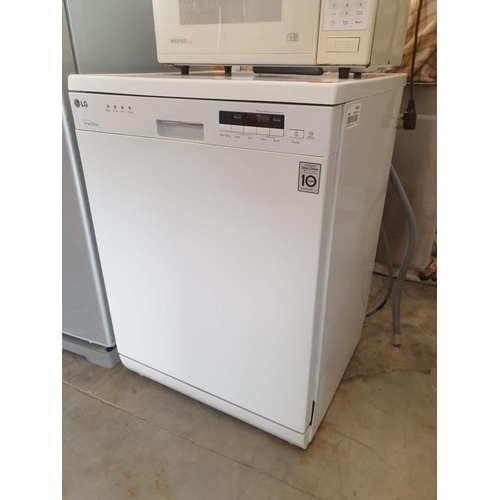 94 - LG Direct Drive Inverter Dishwasher, White Colour, Model: D14522 WF, (60 x 60 x 85cm)