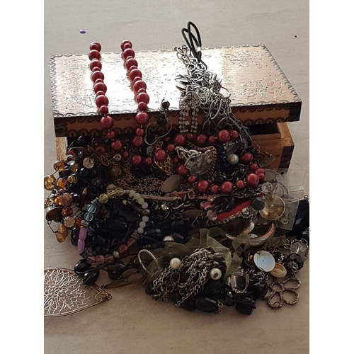 112 - Collection of Costume Jewellery in Wooden Box