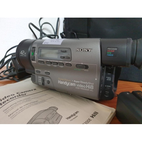 199 - Sony Handy Cam Video Hi8 Camera Recorder in Case (Un-Tested)