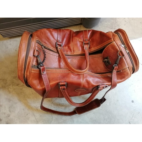 319 - Large Leather Travelling Bag (Approx; 28cm x 34cm x 57cm)