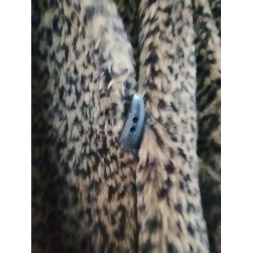 83 - Ladies Fur Effect Long Jacket Leopard Pattern (Free Size)