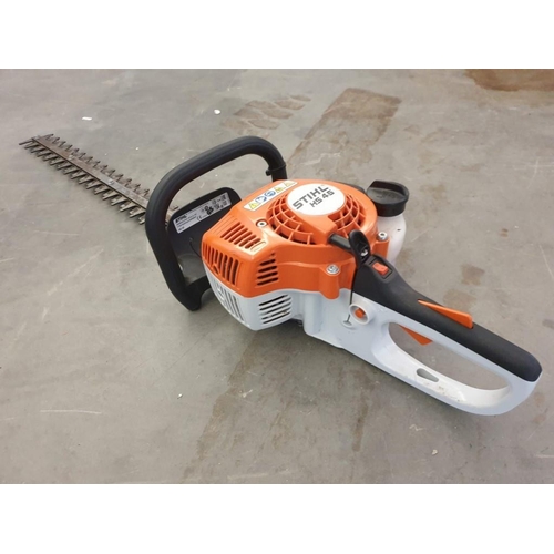 68 - Stihl H545 Petrol Hedge Trimmer (60mm)
*Working when Lotted*