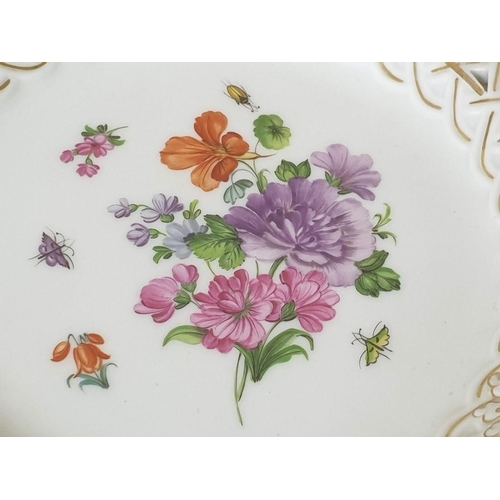 211 - A Fine Pierced Hand Painted Meissen Cabinet Plate C1890 with Floral Decoration (Ø24cm)