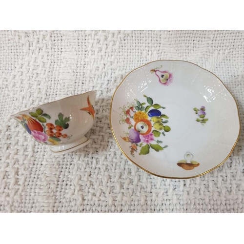 97 - A Pair of Herend Tea Bowls and Saucers (Ref: POR 739)