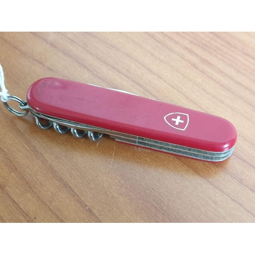 135 - Victorinox Swiss Army / Pocket Knife