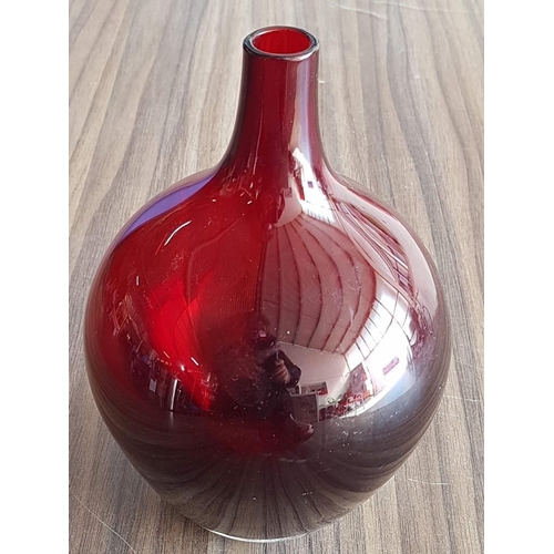 687 - Pair of Matching Modern Red Glass Vases (H:10cm & H:22cm)