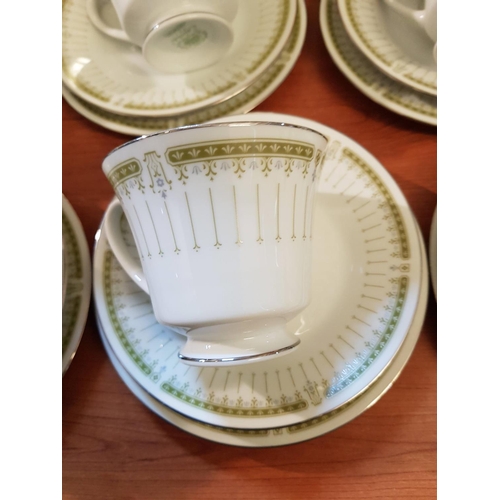 62 - Noritake Dinner and Tea Set inc 8 x Cups, 10 Saucers, Sugar Pot with Lid, Milk Jug, 10 x Dinner Plat... 