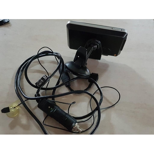 146A - Garmin Nuvi Satnav GPS *Working when Lotted*