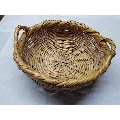 129 - Collection of 5 x Glass Jumbo Worry Beads in Traditional Wicker Basket (Ø31cm)
