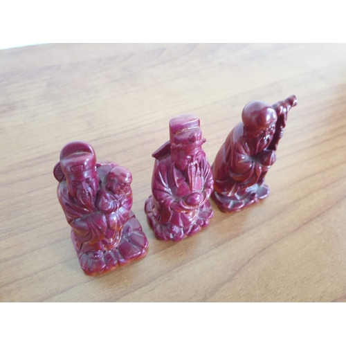 32 - 3 x Nestuke Style Orients Figures Red Made from Resin Approx H:5-6cm (3)