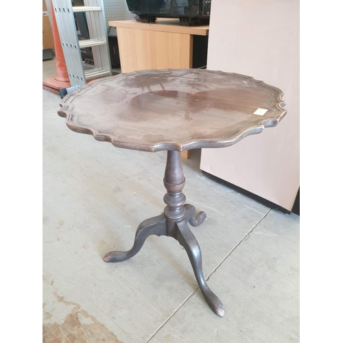 604 - Antique Tilt Top Round Side Table with Turned Pedestal Legs & Tripod Feet (Ø 56cm H:66cm)