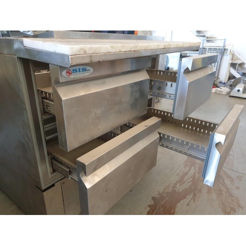 641 - Stainless Steel Chiller Table with 4 - Drawers and Salad Preparation (94cm x 70cm x 87cm)