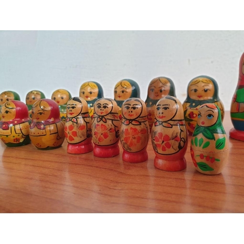 74 - Collection of 15 x Matryoshka/ Russian Doll Pieces (15)