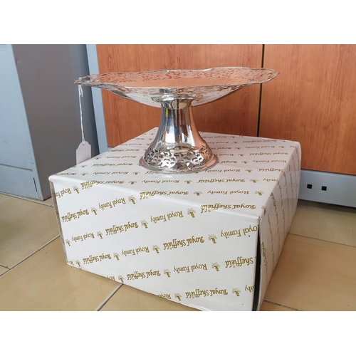 790 - Large Royal Sheffield Silver Plated Fruit Bowl on Pedestal Leg with Original Box (Approx. 31cm Diame... 