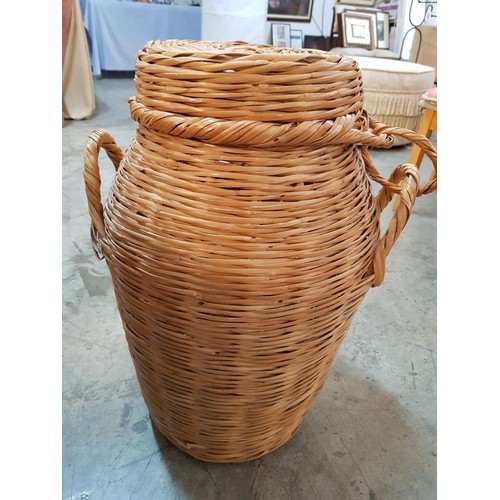 385 - Large Traditional Wicker Basket with Lid (H:67cm)