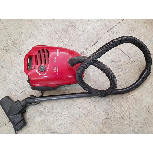 819 - Siemens Super XS 1800W Vacuum Cleaner *Working when Lotted*