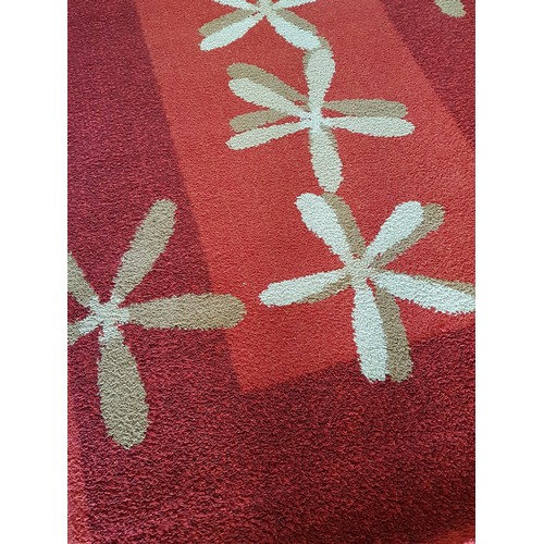 194 - Red / Cream / Brown Rug (160cm x 230cm)