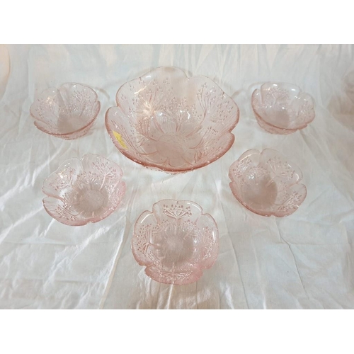 101 - Decorative Pink Glass Set; Cabbage Leaf / Vintage Style with Ø23cm Serving Bowl and 5 x Ø13cm Desser... 