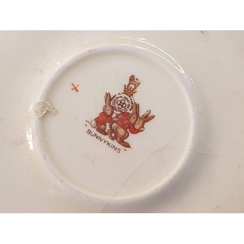 184 - Antique Small Royal Doulton Bunnykins Dish, Hunt Ball with Chick, Barbara Veron (1940) (Ø14cm)