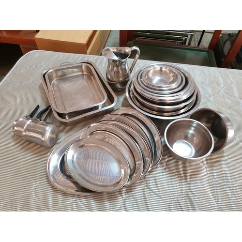 541 - Large Qty of Stainless Steel Mixing Bowls, Serving Tray etc