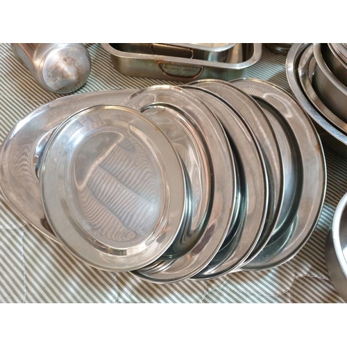 541 - Large Qty of Stainless Steel Mixing Bowls, Serving Tray etc