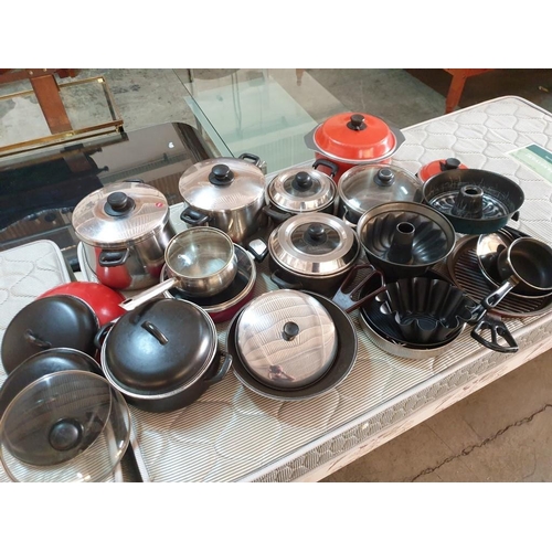 542 - 2 x Boxes / Large Qty of Saucepans, Frying Pans, Baking Tins etc