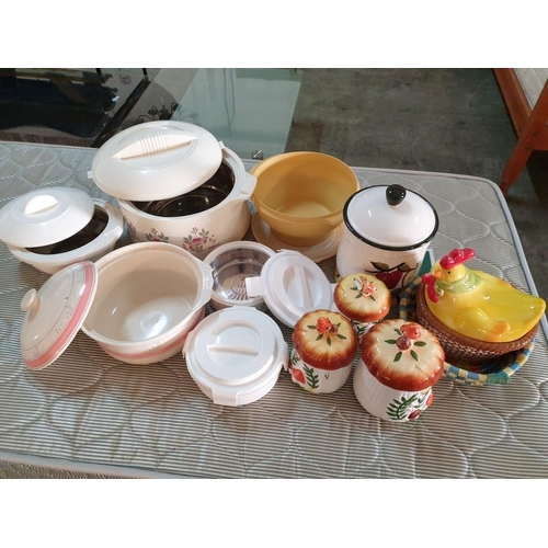 543 - Qty of Kitchen Items; Lidded Thermal Containers, Egg Holder, Casserole Dish etc