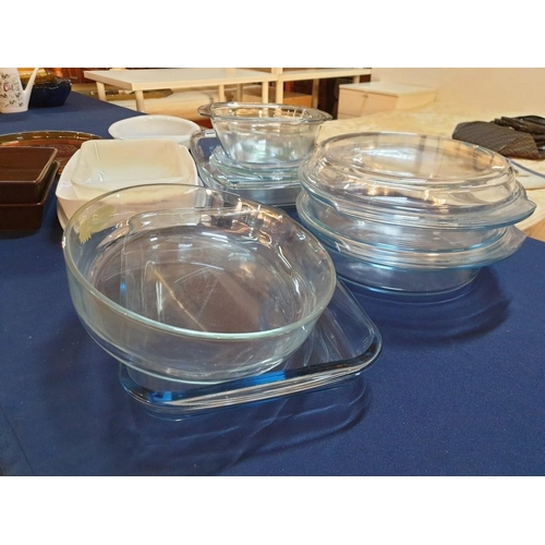 544 - Large Qty of Pyrex Bowls, Dishes etc