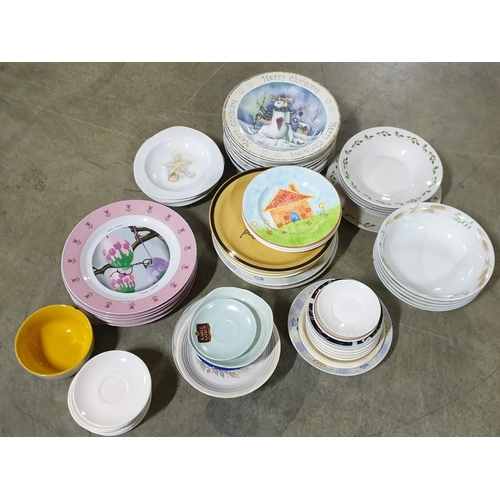 546 - Large Qty of Assorted Plates and Bowls inc 6 x Happy Easter Plates, Various of Christmas Plates etc