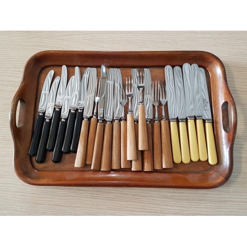 659 - 2 x Set of Butter Knifes and Dessert Cutlery Set with Wooden Handle on Wooden Tray (24cm x 36.5cm)