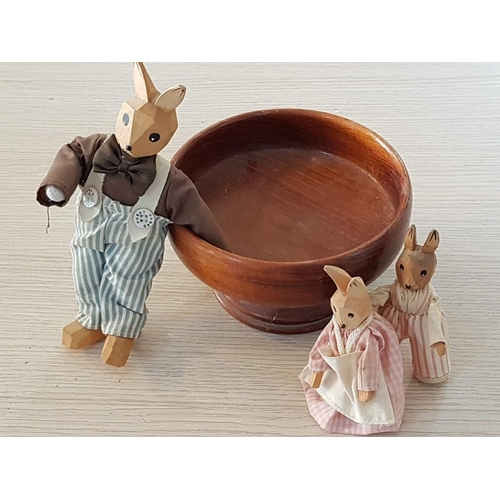 665 - 3 x Wooden Figurines of Bunny Grandfather with Bunny Grandchildren and Wooden Bowl on Leg (Ø15cm x H... 