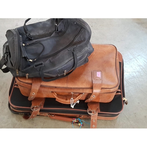 780 - Suitcase and Traveling Bag (x3)