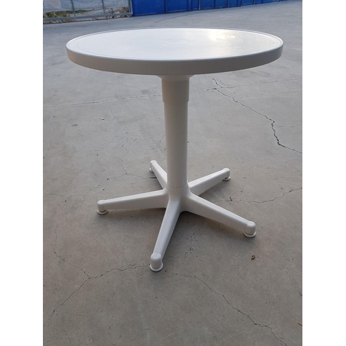 229 - White Plastic Round Garden / Bistro Table (Ø60.5cm x H:65cm)