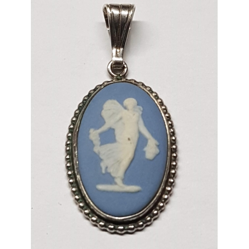 712 - Oval Silver / Blue Wedgwood Pendant (2.5cm)