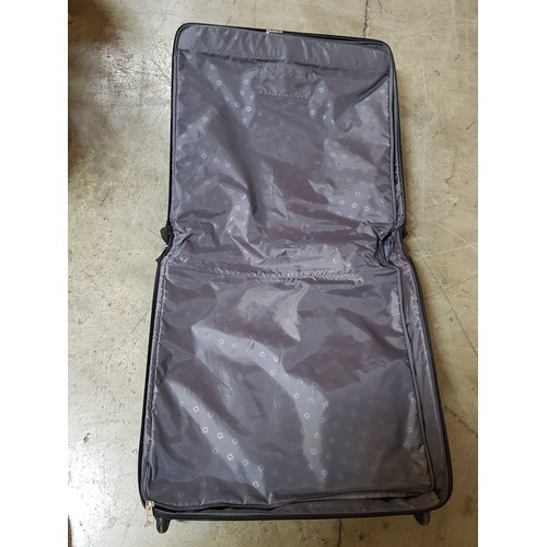 648 - Large Suitcase for Business Trip