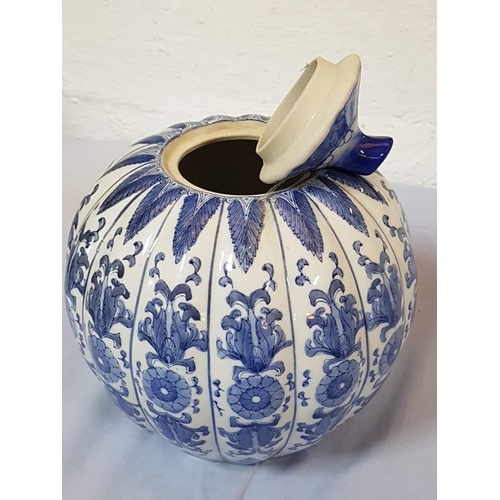 669 - Large White Blue Ceramic Jar with Lid in Shape of a Pumpkin and Chrysanthemum Pattern (Ø20cm H:24cm)