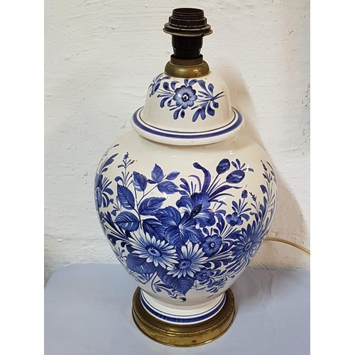 682 - White / Blue Large Russian Ceramic Lamp with Floral Pattern (Un-Tested No Plug) (48cm x 26cm)