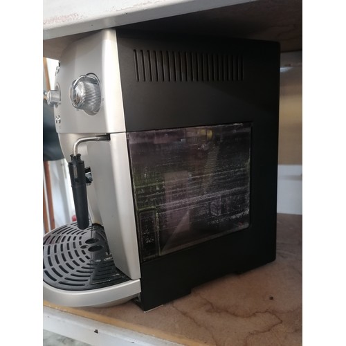 235 - Delonghi Magnifica Coffee / Espresso Machine, Type: ESAM4200.S EX:1
(Over €800 New)