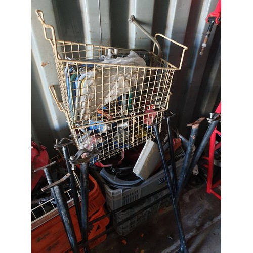 150A - Go-Karts and Container - ‘Business-in-a-box’!

This ‘job lot’ includes: 36 x Go-Karts and over 30 En... 
