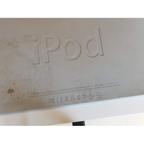 57 - Apple iPod Hi-Fi Speaker Dock (Model A1121), White
