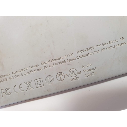 57 - Apple iPod Hi-Fi Speaker Dock (Model A1121), White