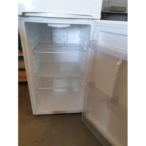 221 - Refrigerator iG His White *Working when Lotted*