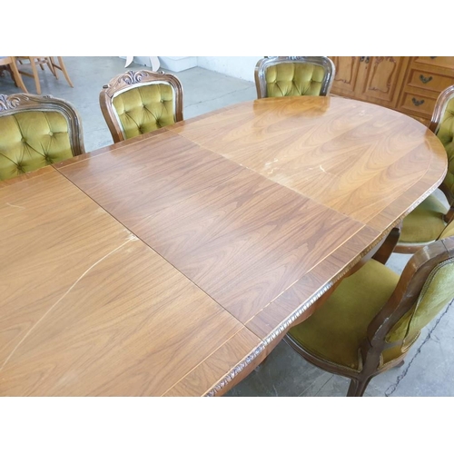 229 - Vintage Wood Effect Extendable Oval Dinning Table in Classical Style with Carved Cabriole Legs and S... 
